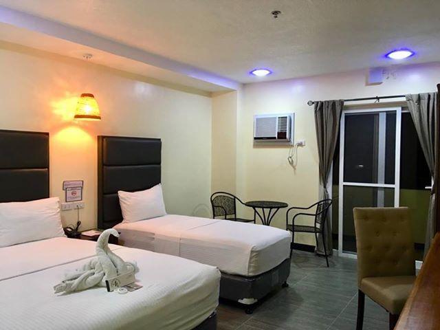 The Ambassador Hotel Tacloban Extérieur photo